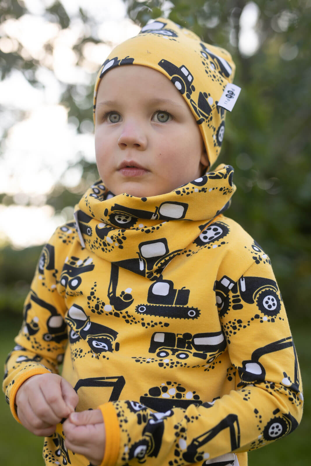 PaaPii Design Uljas paita Työkoneet aurinko, pipo ja tuubihuivi